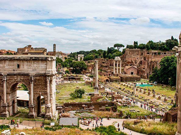 Palatine Hill: Echoes of ancient royalty.